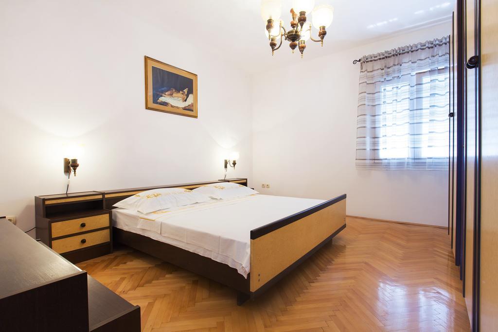 San Apartments Слатине Екстериор снимка